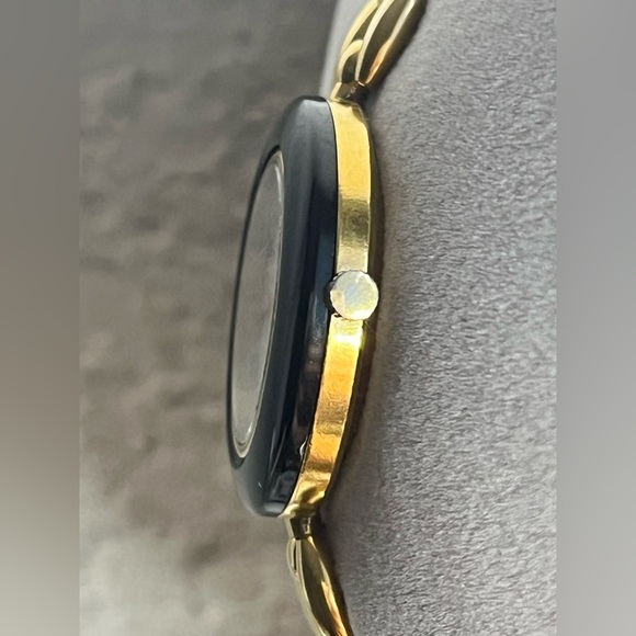 GUCCI 11/12.2 interchangeable bezels with 1 metallic bezel (black) - Picture 7 of 13